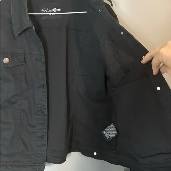 Blossom size XL Classic Black Denim Jacket, button up - Picture 3 of 8